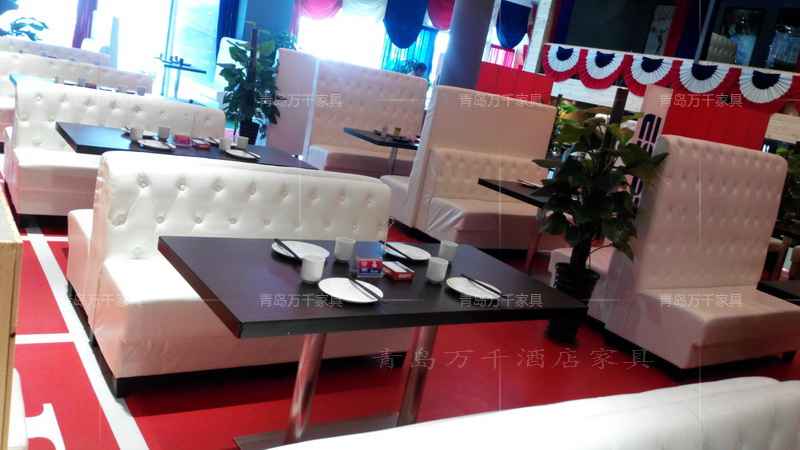  青島南京路 中聯(lián)廣場(chǎng)夜潮音樂(lè)餐廳